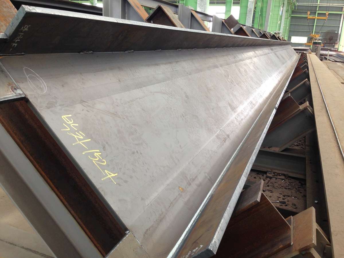 Weld seams on a built-up section
